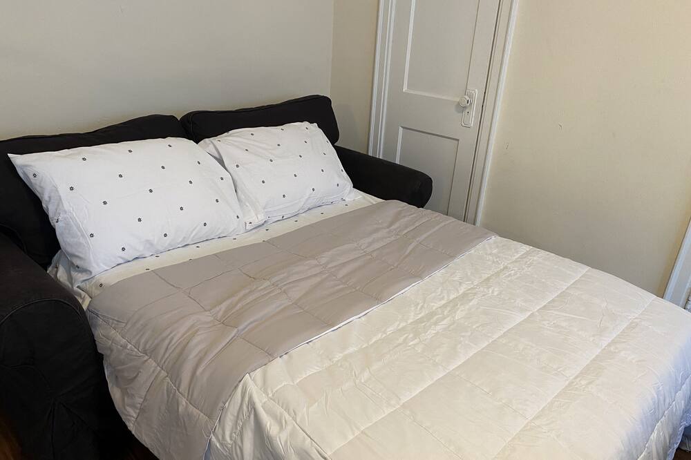 Photo of Bedroom in Country Club Plaza Area
