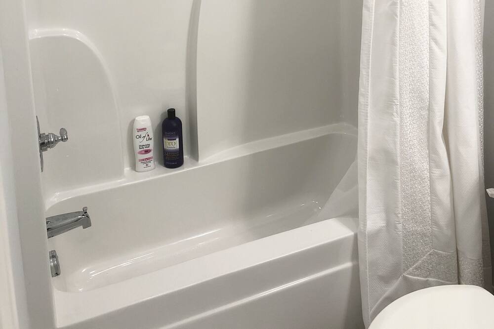 Photo of Bathroom in Highlands - Perkins