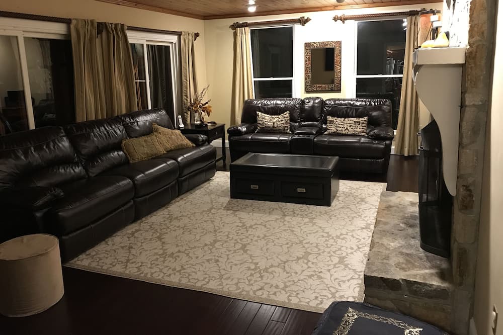 Photo of Livingroom in Somers