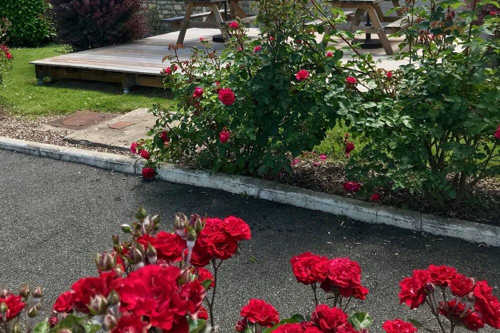 Photo of Outdoor in Ambrault