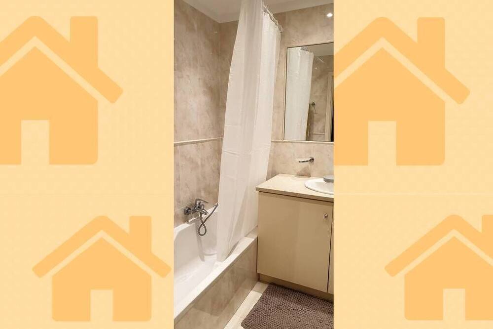 Photo of Bathroom in Carre d'Or