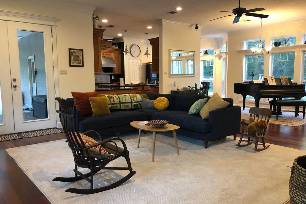 Photo of Livingroom in Wellborn