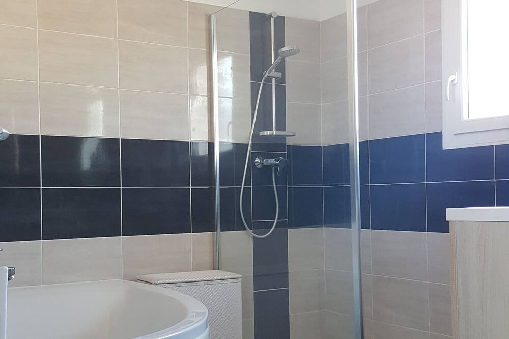 Photo of Bathroom in Vendres