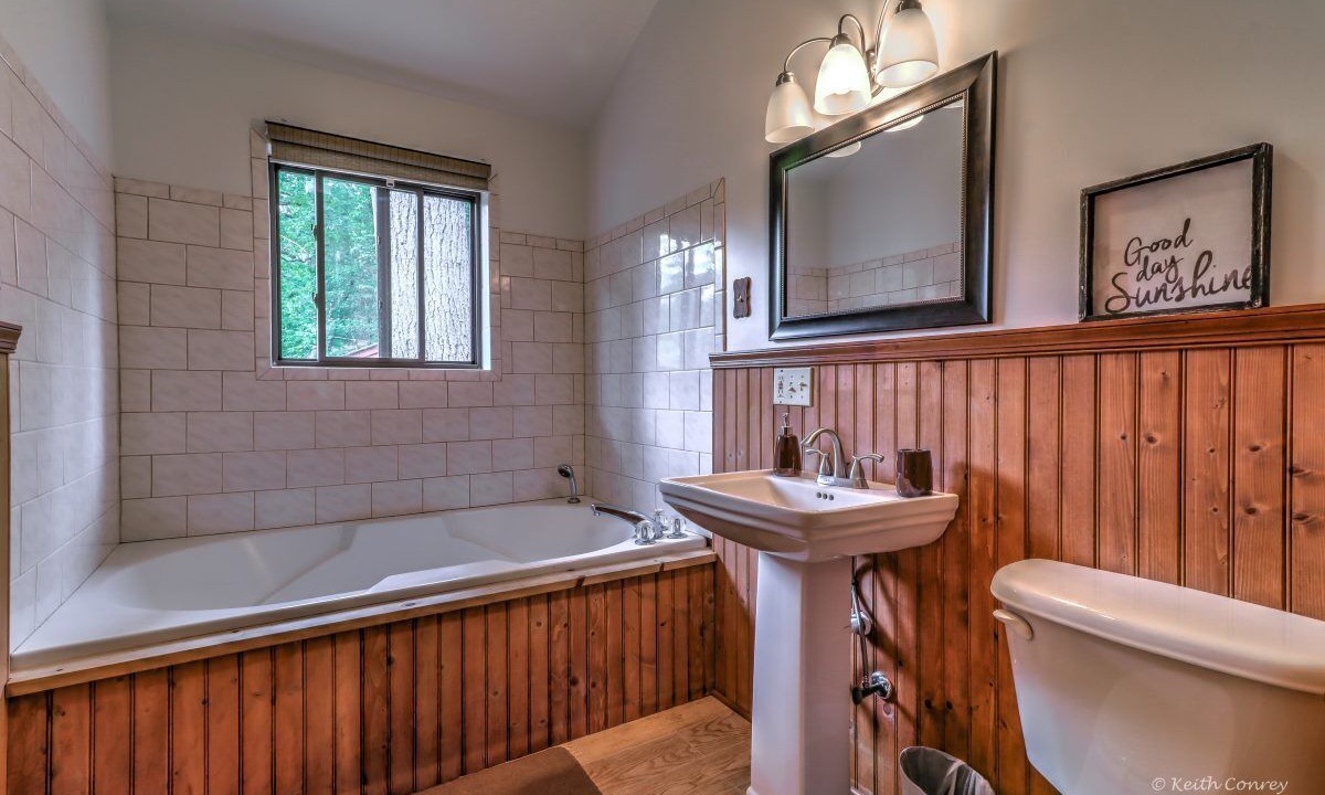 Photo of Bathroom in Canadensis