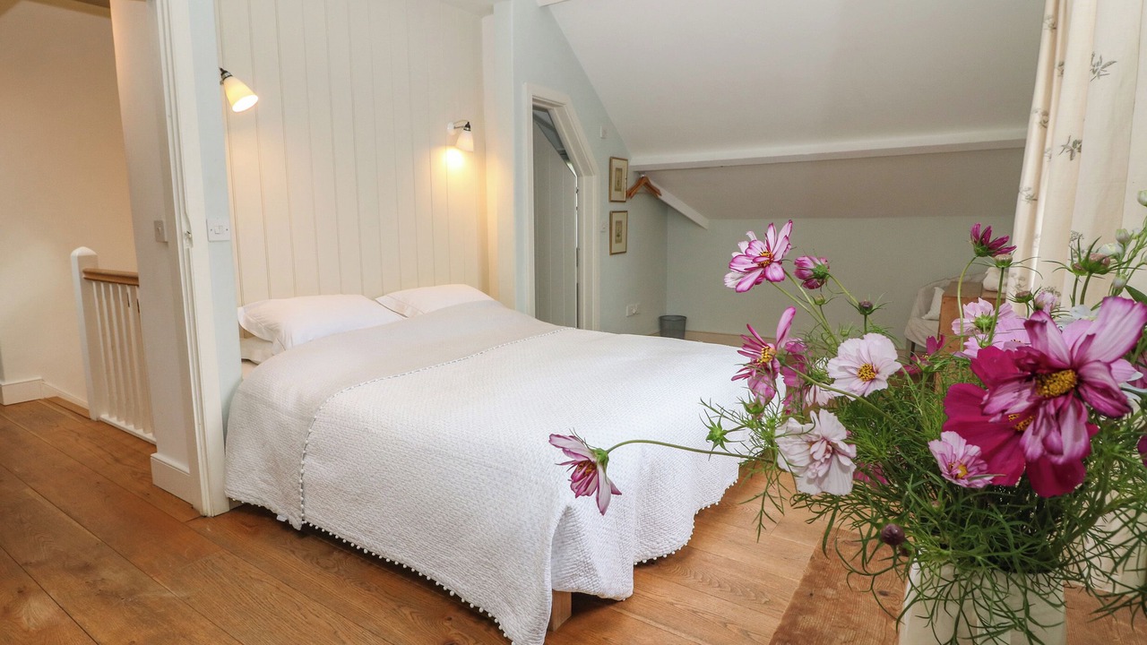 Photo of Others in Ebbesborne Wake