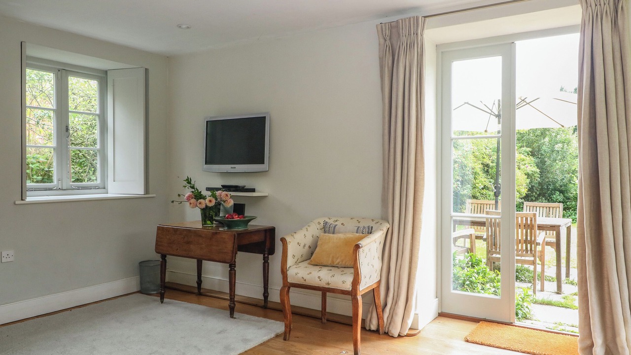 Photo of Others in Ebbesborne Wake