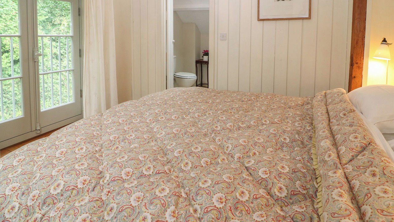 Photo of Others in Ebbesborne Wake