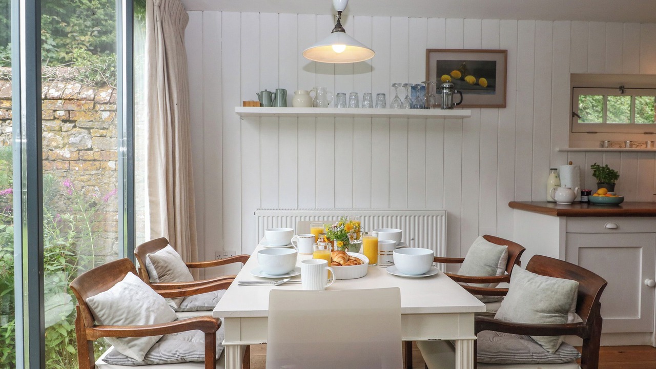 Photo of Others in Ebbesborne Wake