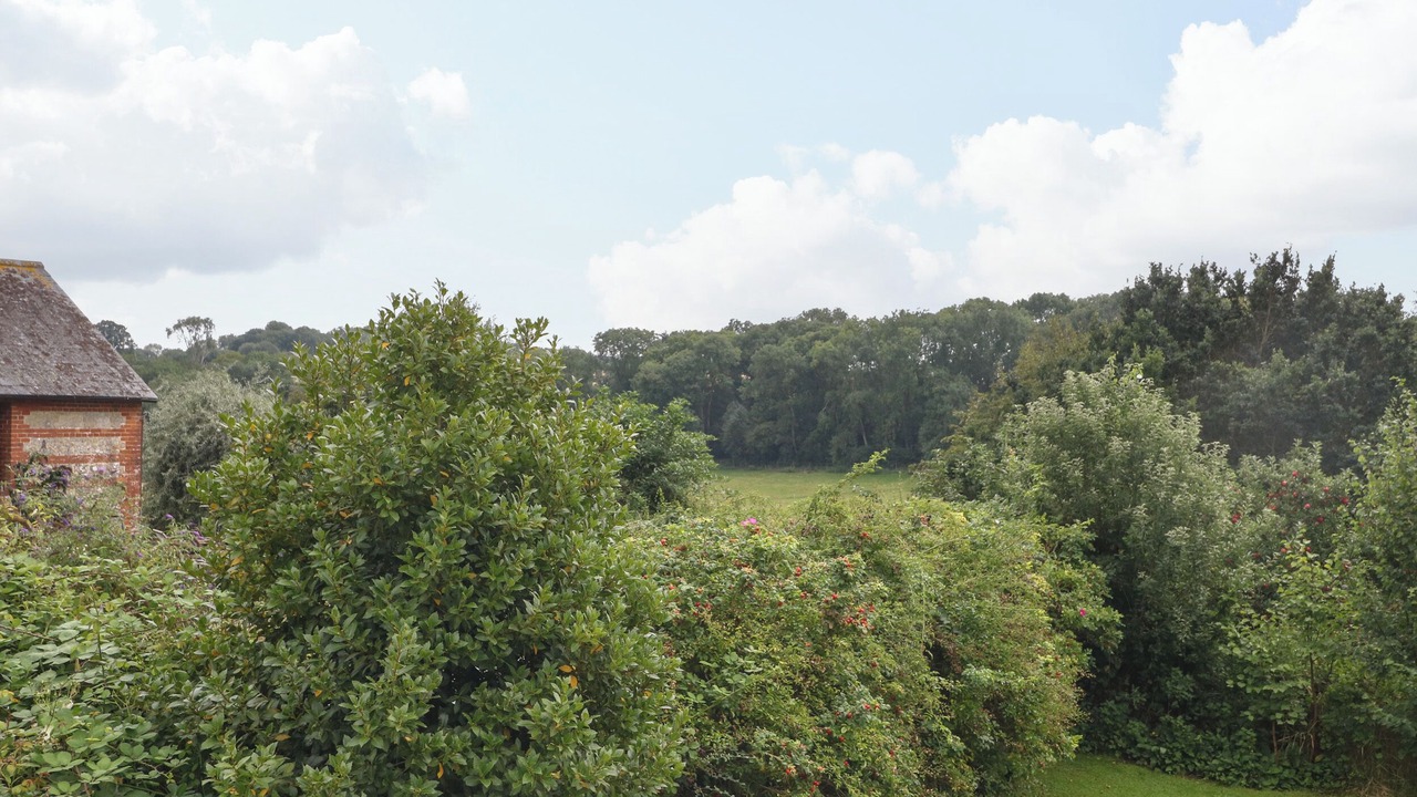 Photo of Others in Ebbesborne Wake