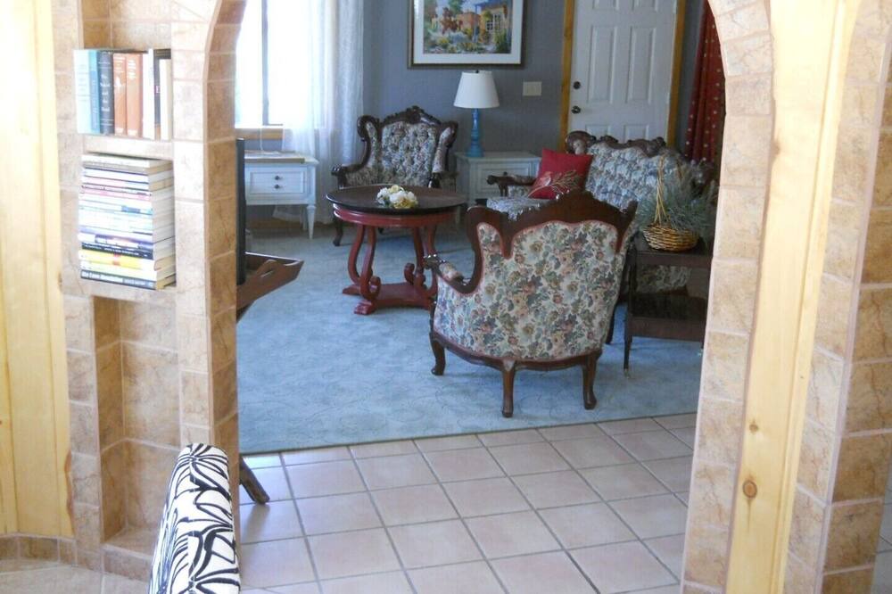 Photo of Livingroom in Hillsboro
