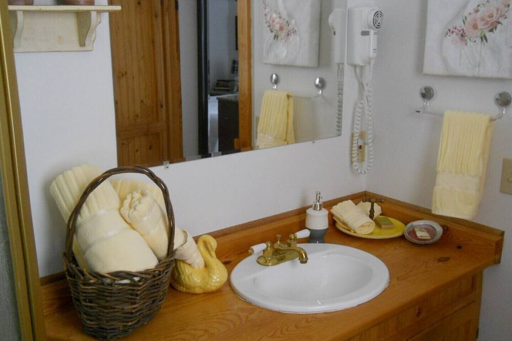 Photo of Bathroom in Hillsboro