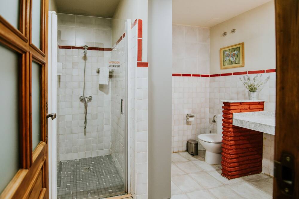 Photo of Bathroom in Haro