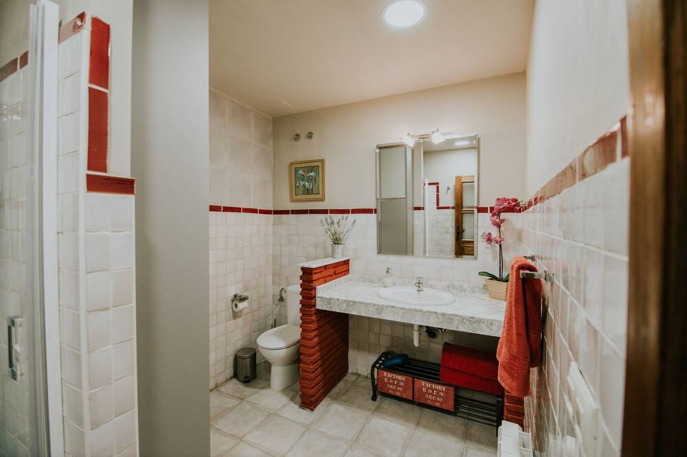 Photo of Bathroom in Haro