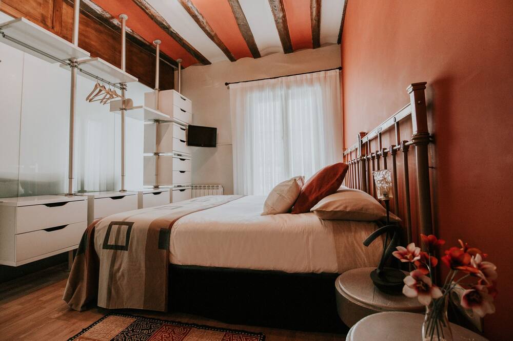 Photo of Bedroom in Haro