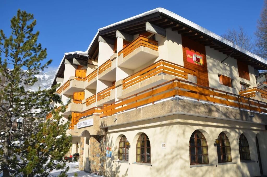 Photo of Buildings in Leukerbad
