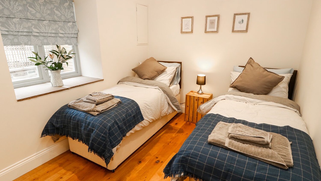 Photo of Others in South Crossland