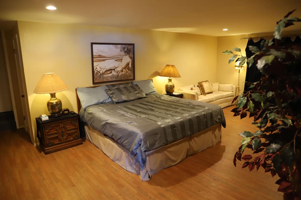 Photo of Bedroom in Sunrise Beach Village