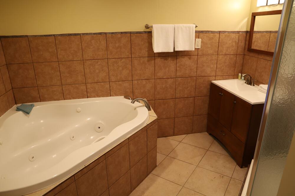 Photo of Bathroom in Sunrise Beach Village
