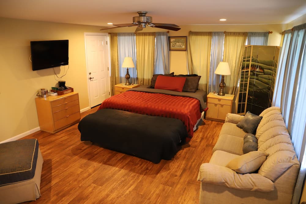 Photo of Bedroom in Sunrise Beach Village