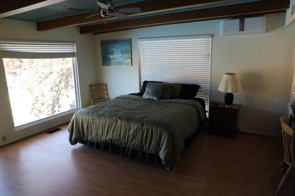 Photo of Bedroom in Sunrise Beach Village