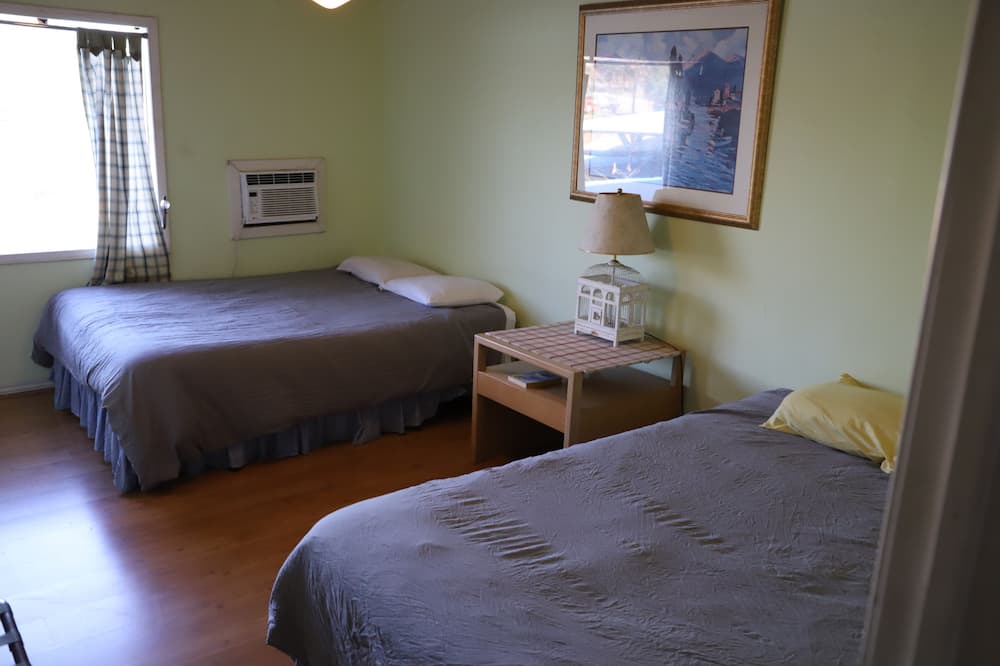 Photo of Bedroom in Sunrise Beach Village