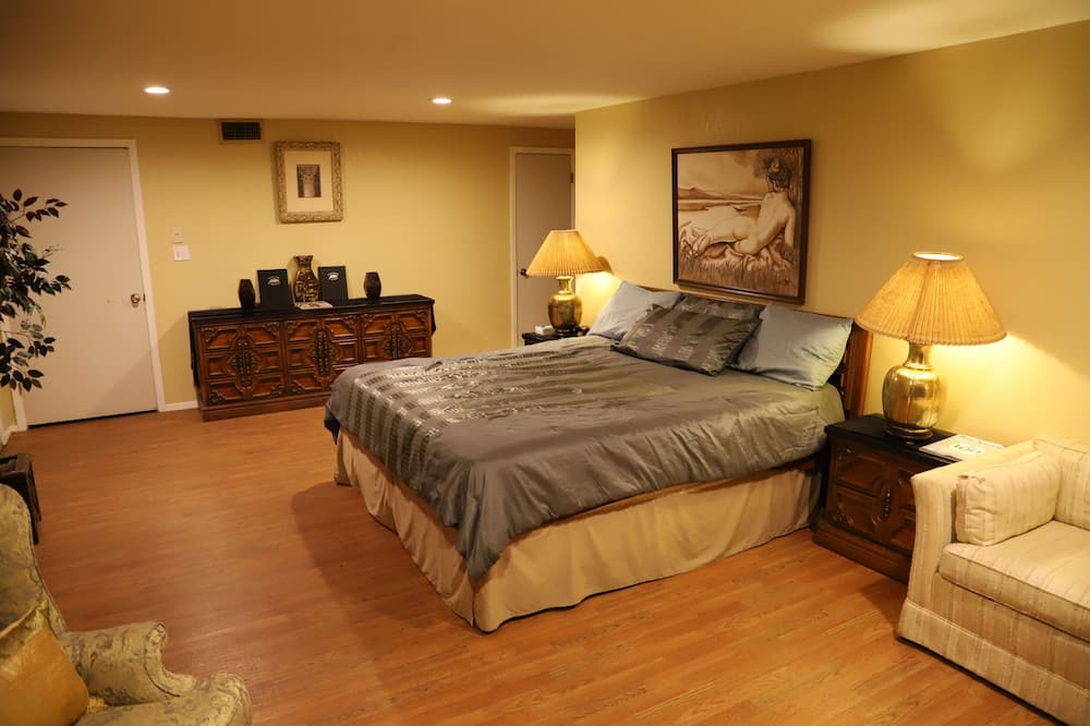 Photo of Bedroom in Sunrise Beach Village