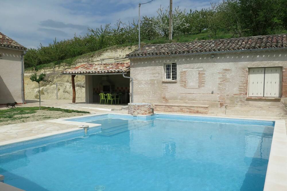 Photo of Outdoor in L'Honor-de-Cos