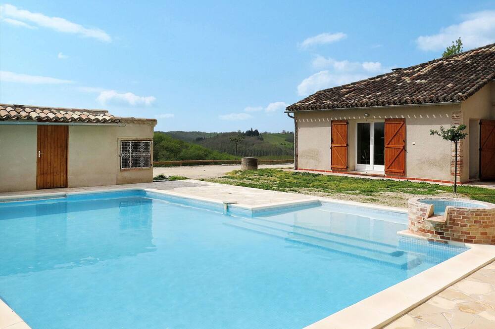 Photo of Outdoor in L'Honor-de-Cos