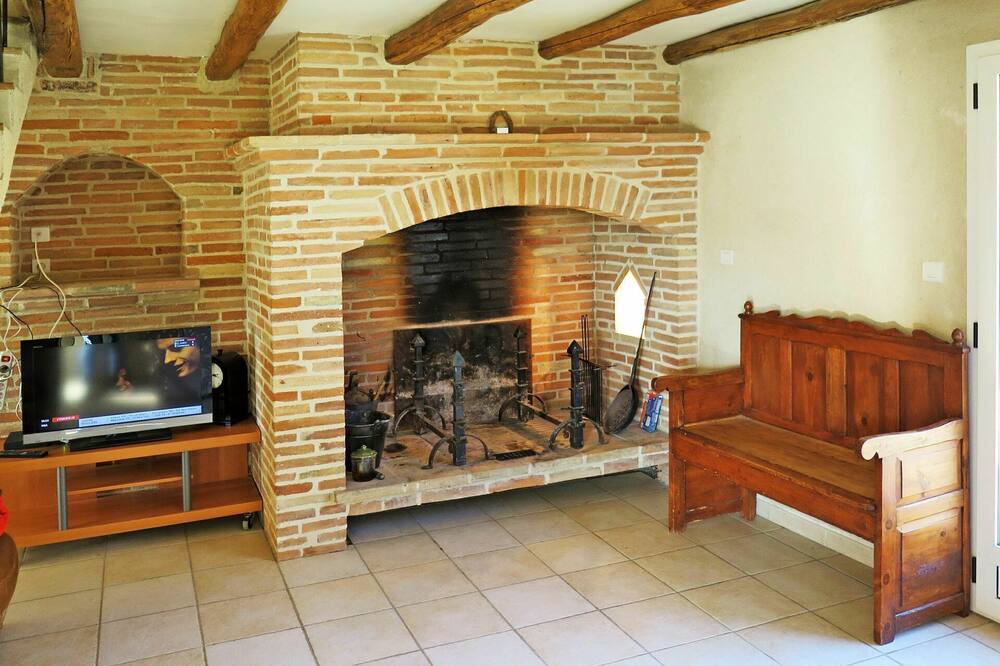Photo of Bedroom in L'Honor-de-Cos