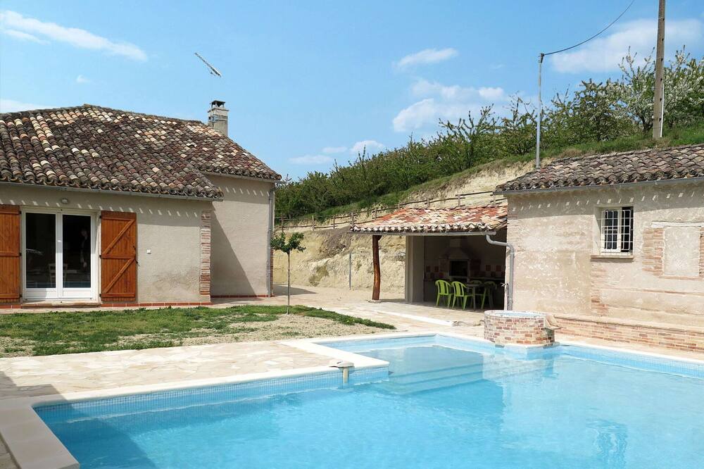 Photo of Outdoor in L'Honor-de-Cos