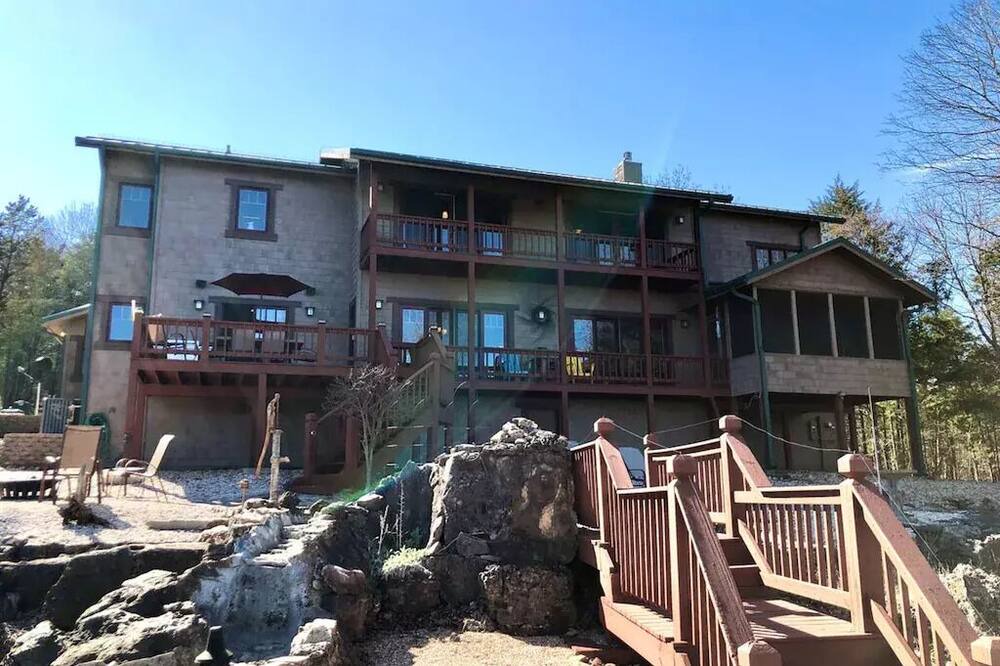 Photo of Outdoor in Golden