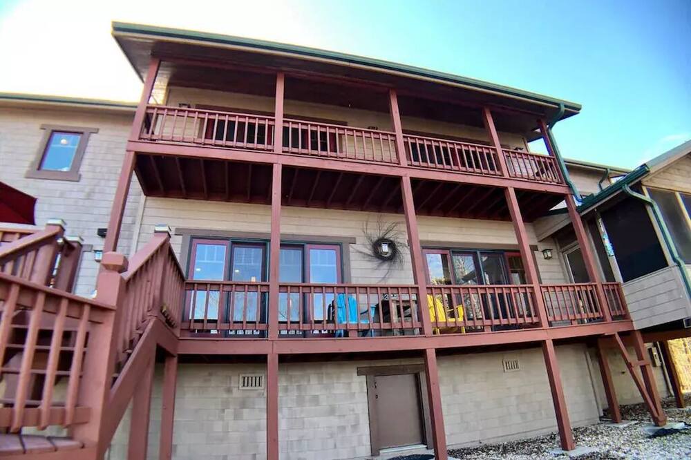 Photo of Outdoor in Golden