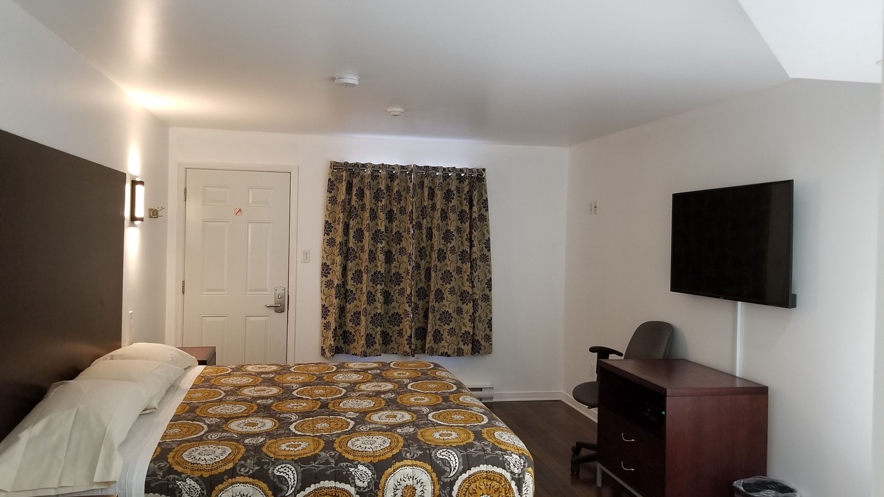 Photo of Bedroom in Communaute-Urbaine-de-l'Outaouais