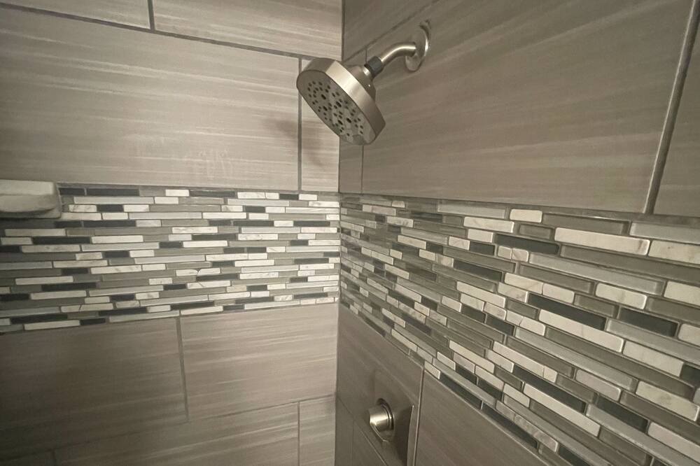 Photo of Bathroom in Cherry Street