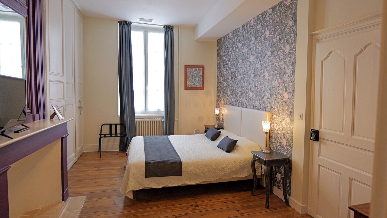 Photo of Bedroom in Tonneins