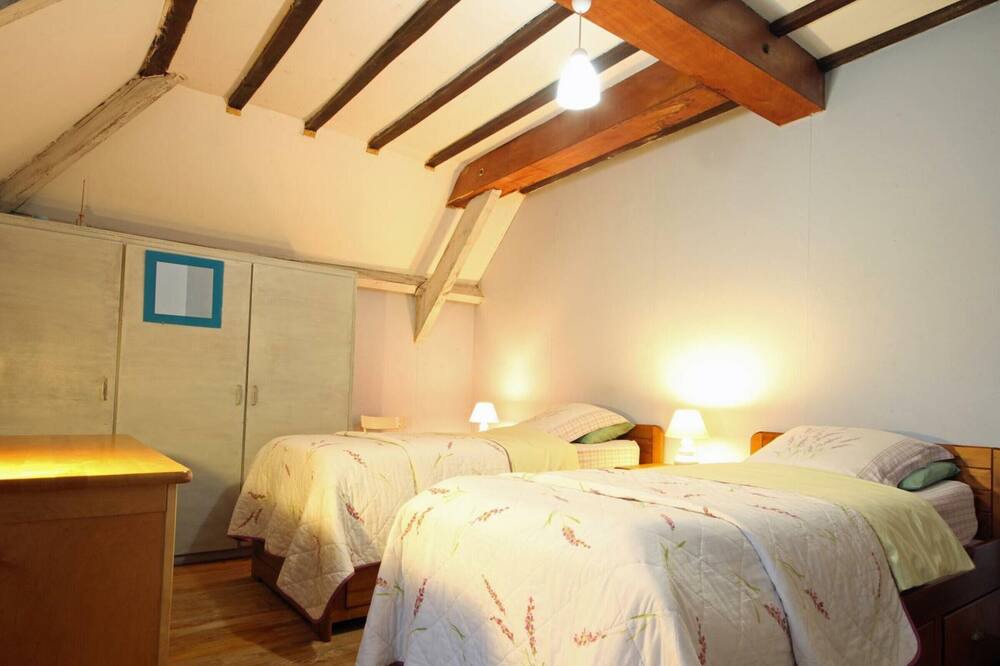 Photo of Bedroom in Preaux