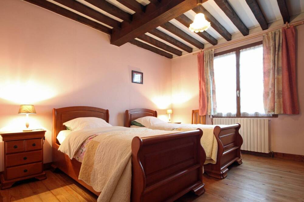 Photo of Bedroom in Preaux