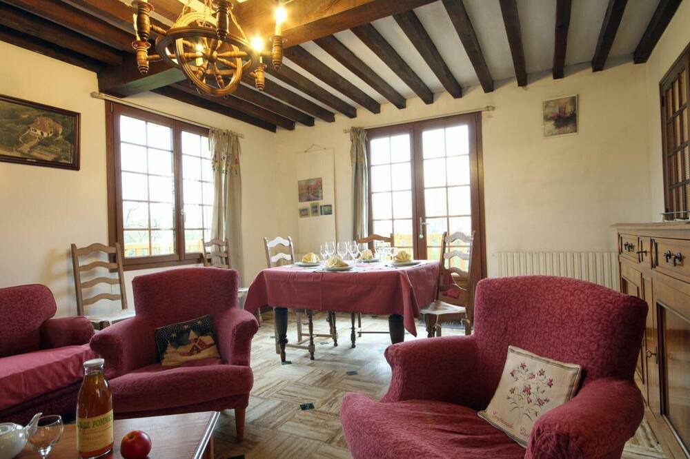 Photo of Livingroom in Preaux