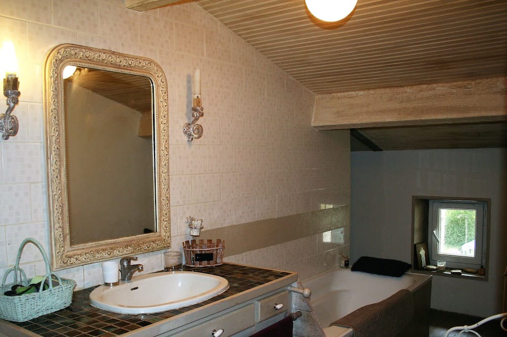 Photo of Bedroom in Romegoux