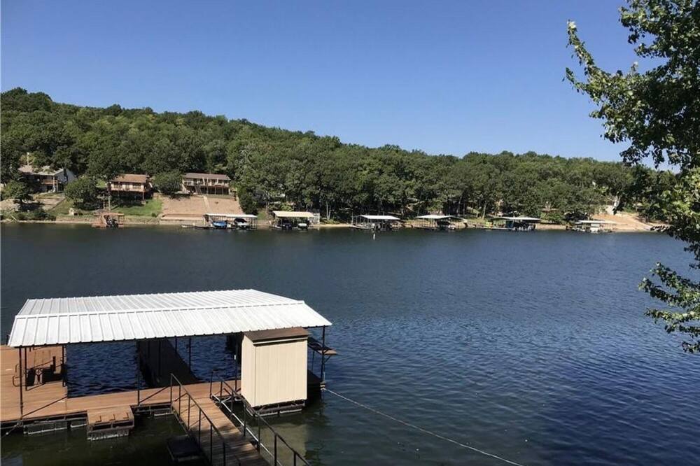 Photo of Outdoor in Roach