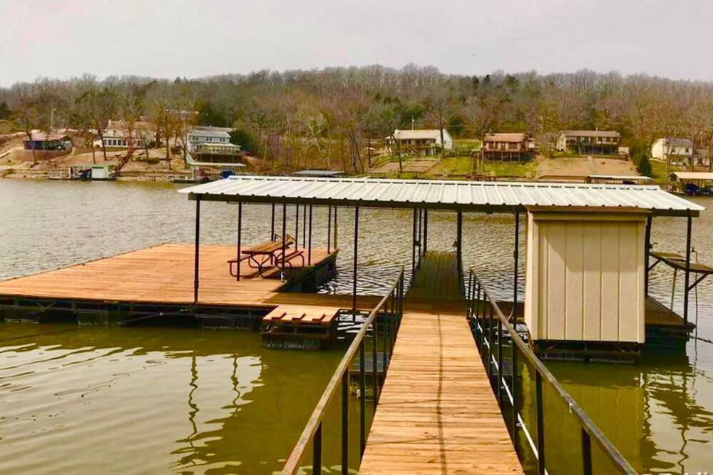 Photo of Outdoor in Roach