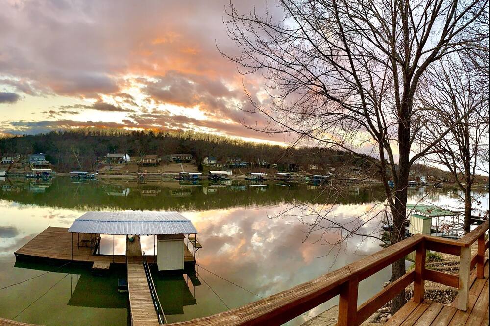 Photo of Outdoor in Roach