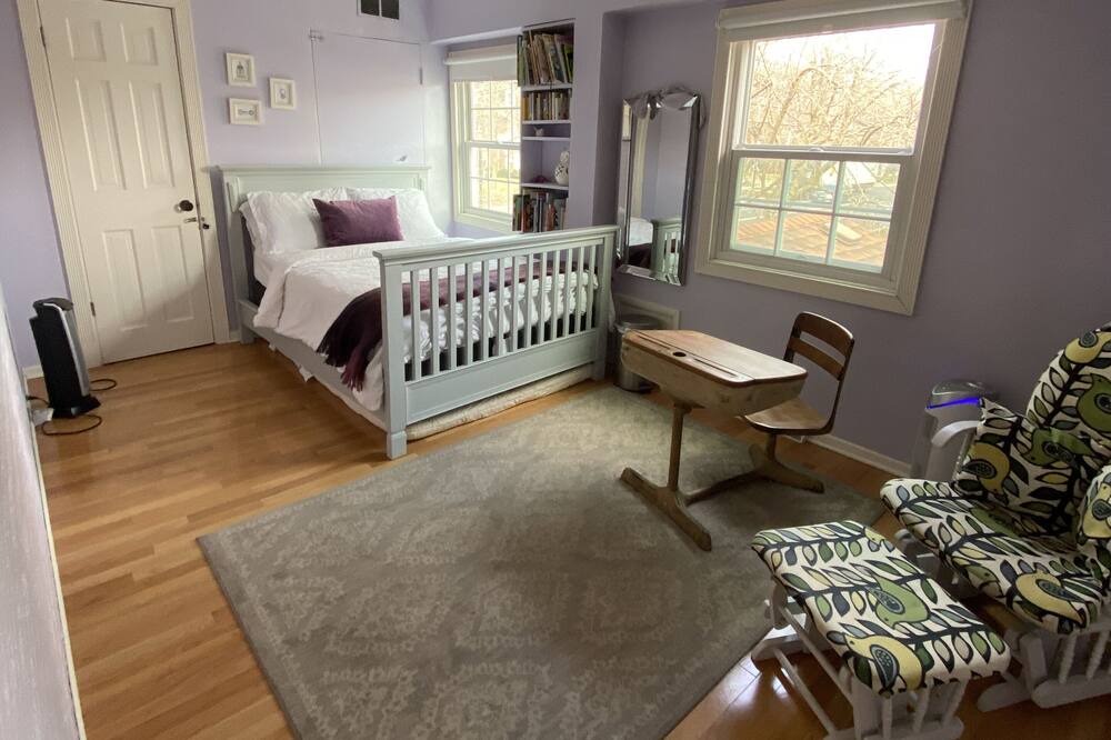 Photo of Bedroom in Evanston