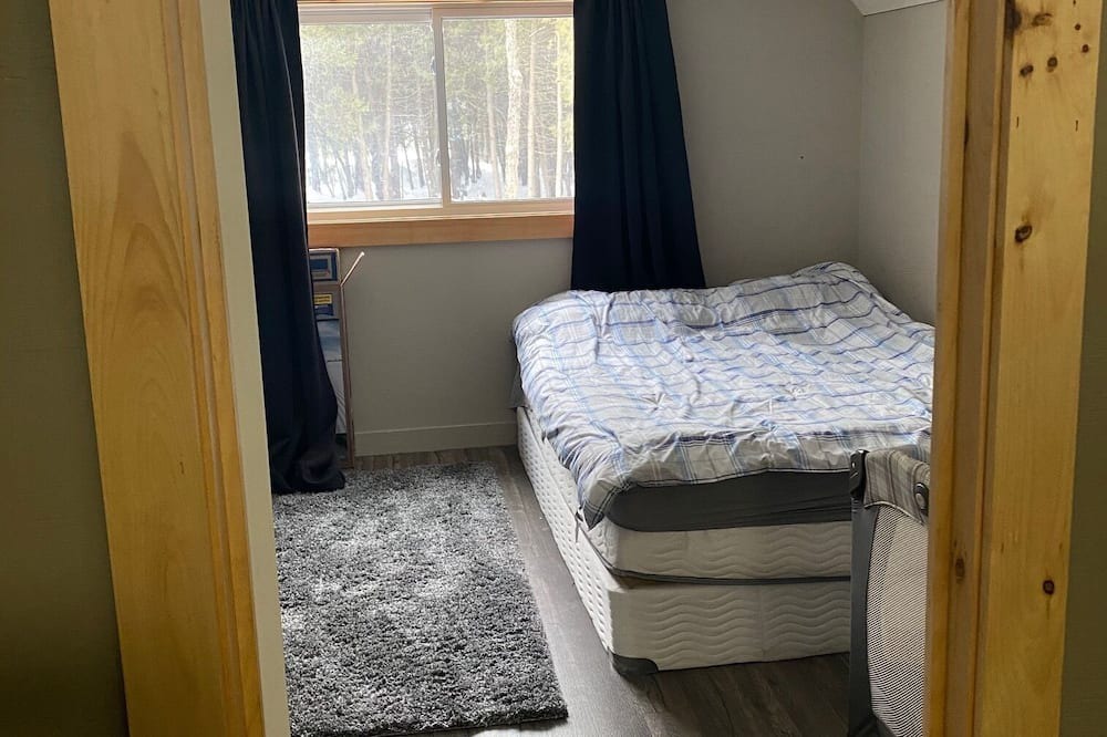 Photo of Bedroom in Georgian Bluffs