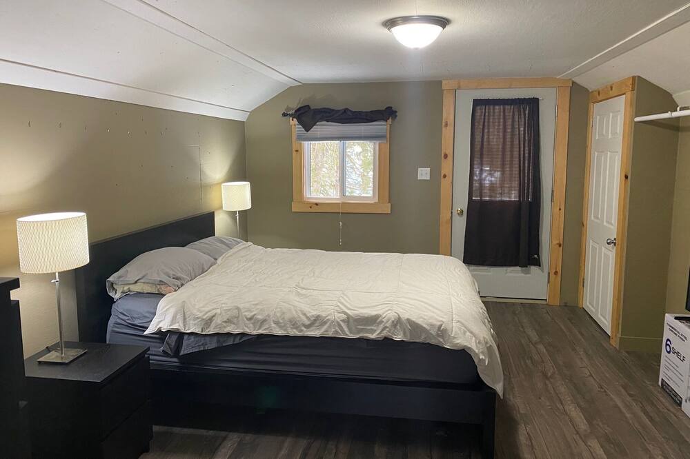 Photo of Bedroom in Georgian Bluffs