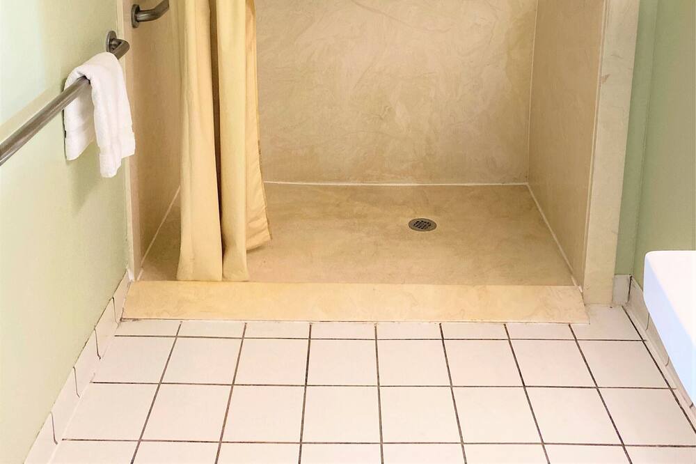 Photo of Bathroom in Smithville