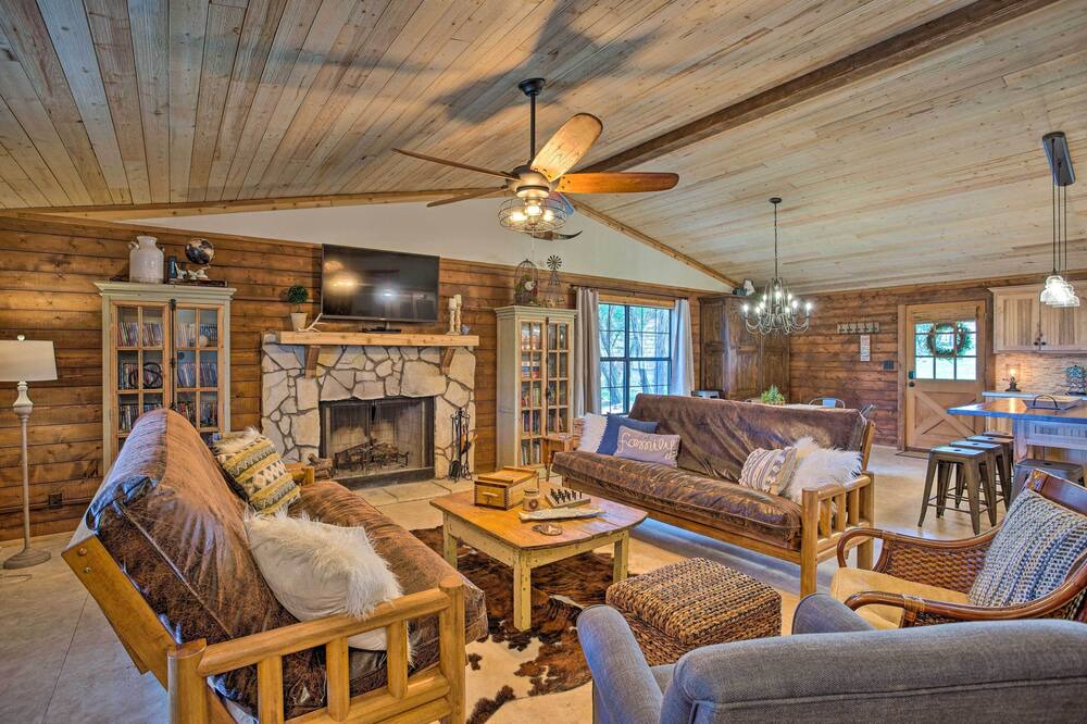 Photo of Bedroom in Palo Pinto County