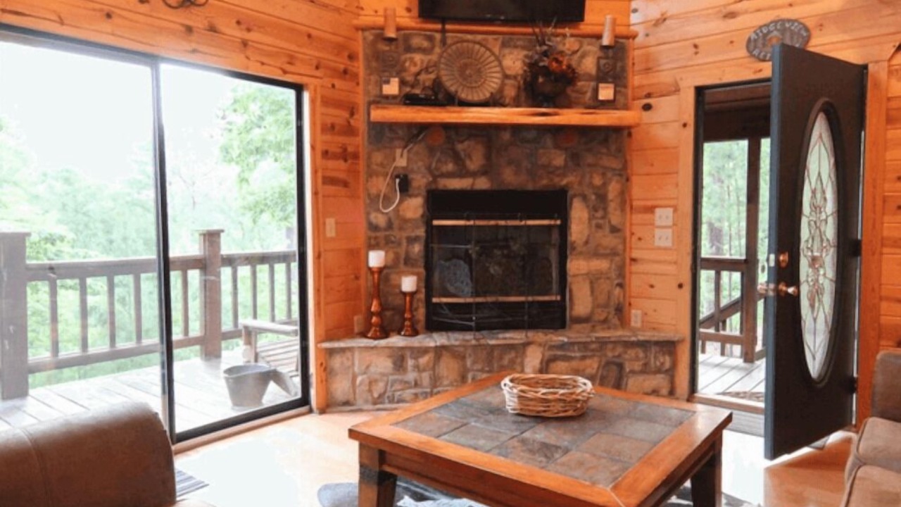 Photo of Livingroom in Broken Bow