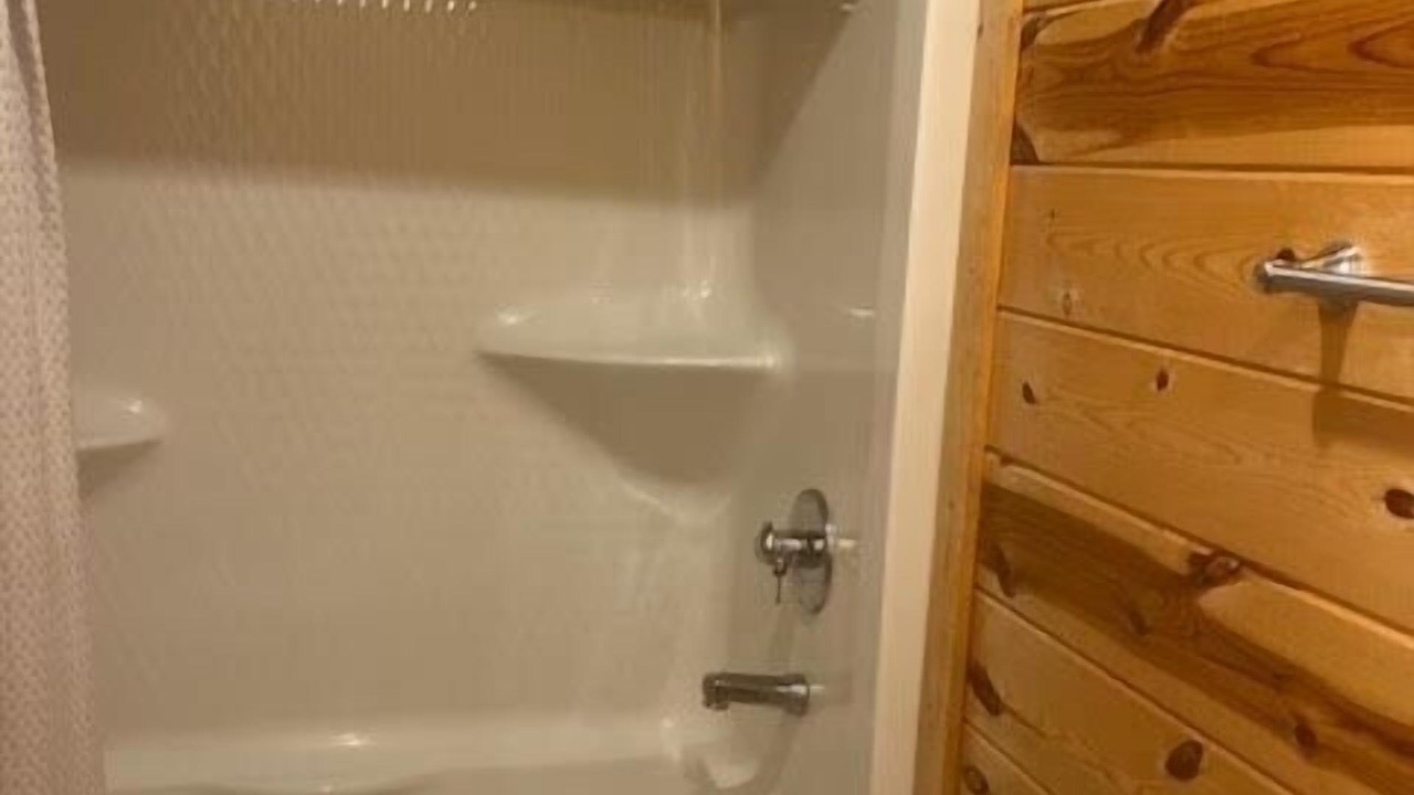 Photo of Bathroom in Broken Bow