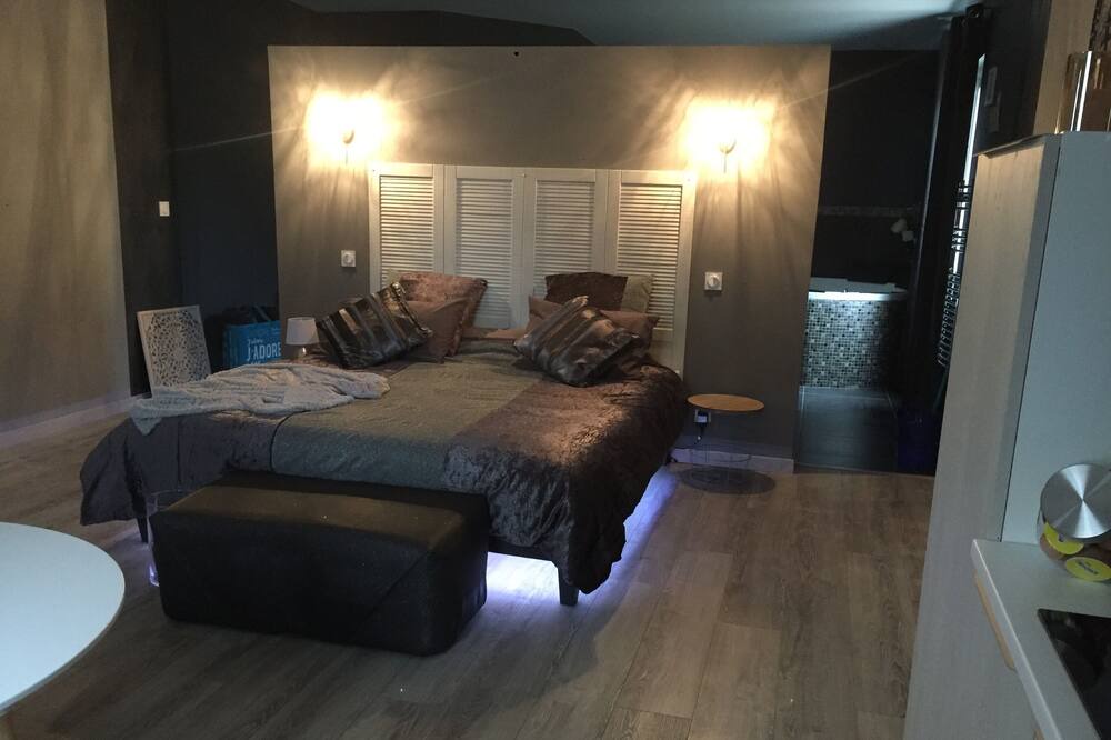 Photo of Bedroom in Sernhac